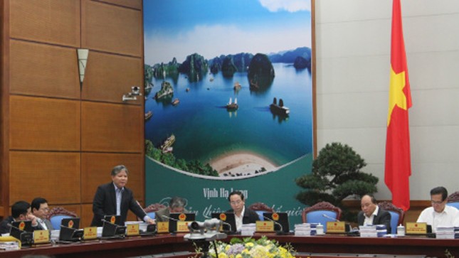 Bộ trưởng Bộ Tư pháp Hà Hùng Cường phát biểu tại phiên họp chuyên đề