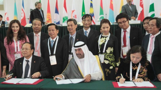Đại diện Việt Nam và OCA ký Hợp đồng đăng cai ASIAD 18