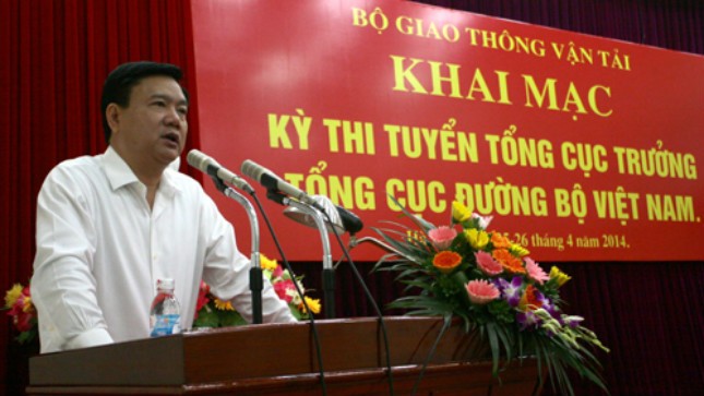 Bộ trưởng Đinh La Thăng khai mạc kỳ thi tuyển Tổng cục trưởng Đường bộ Việt Nam. Ảnh: Võ Tuấn