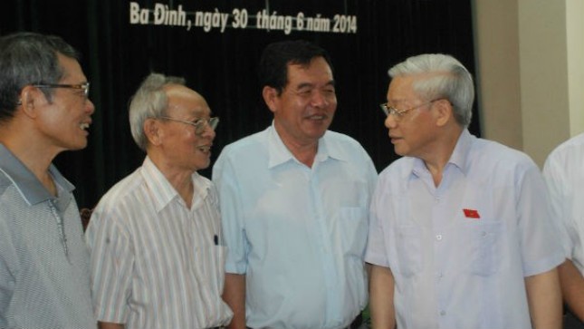 Tổng Bí thư Nguyễn Phú Trọng tiếp xúc cử tri quận Ba Đình. Ảnh: MH