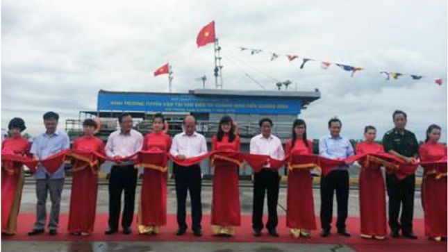 Lễ cắt băng công bố tuyến vận tải biển Quảng Ninh - Quảng Bình