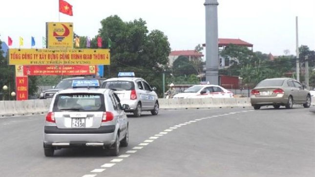 Đoạn đường nối từ Sân bay Nội Bài đến cầu Nhật Tân do Cienco 4 thi công