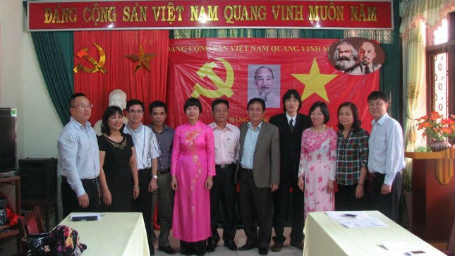 Lễ kết nạp đảng viên mới của Đảng bộ Báo Pháp luật Việt Nam tại Cao Bằng.Ảnh: Lan Hương