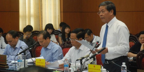 Bộ trưởng Bộ Tài nguyên và Môi trường Nguyễn Minh Quang thừa nhận có sự nhũng nhiễu trong cấp sổ đỏ