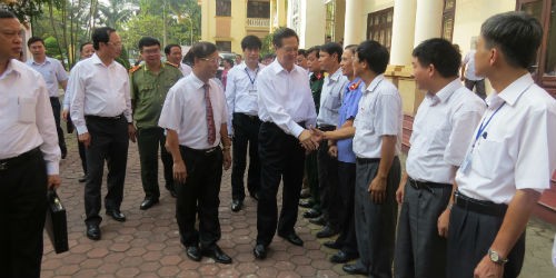 Thủ tướng Nguyễn Tấn Dũng tiếp xúc cử tri tại quận Kiến An, TP.Hải Phòng