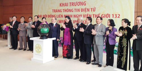 Chủ tịch Quốc hội Nguyễn Sinh Hùng dự Lễ khai trương  Trang thông tin điện tử IPU-132