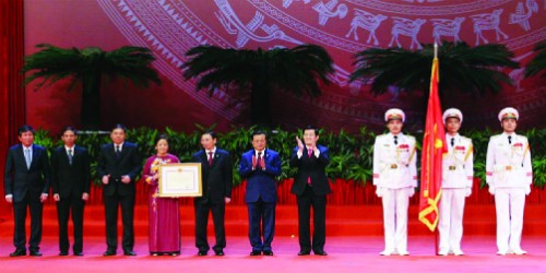 Chủ tịch nước Trương Tấn Sang trao tặng Huân chương Hồ Chí Minh cho Đảng bộ và nhân dân TP.Hà Nội