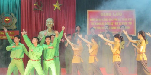 Giao lưu giữa phụ nữ Tổng cục THADS và Công an Trại giam Ninh Khánh