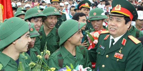 Bộ trưởng Phùng Quang Thanh chúc mừng tân binh nhập ngũ