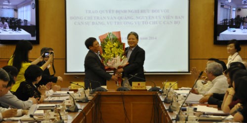 Trao Quyết định nghỉ hưu cho nguyên Vụ trưởng Trần Văn Quảng