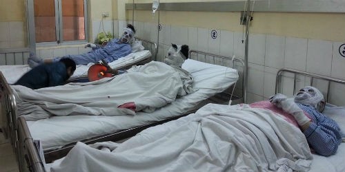 Các nạn nhân vụ cháy được cứu chữa tại Bệnh viện Việt Tiệp