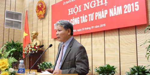 Bộ trưởng Bộ Tư pháp Hà Hùng Cường phát biểu tại hội nghị