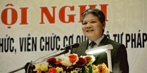 Bộ trưởng Bộ Tư pháp Hà Hùng Cường phát biểu chi đạo hội nghị.