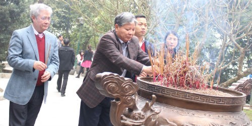 Bộ trưởng Hà Hùng Cường dâng hương các Vua Hùng và thăm, chúc Tết tại Vĩnh Phúc, Phú Thọ