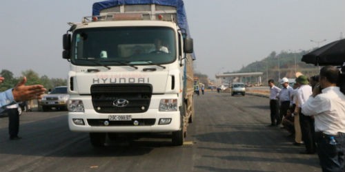 Kiểm tra tải trọng xe trên cao tốc Nội Bài - Lào Cai