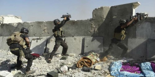 Quân đội Iraq giao tranh với các chiến binh IS tại thành phố Ramadi. (Ảnh: Reuters)