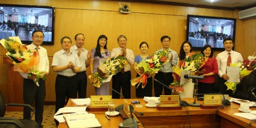 Bộ trưởng Hà Hùng Cường cùng các Thứ trưởng chúc mừng lãnh đạo cấp Vụ mới được bổ nhiệm