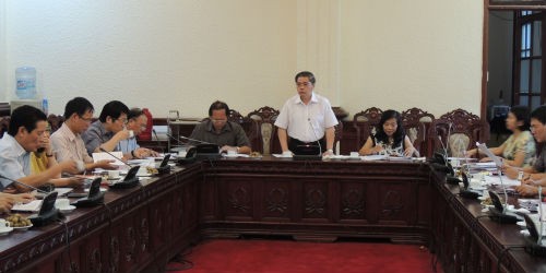 Thứ trưởng Bộ Tư pháp Đinh Trung Tụng - Chủ tịch Hội đồng Thẩm định phát biểu tại cuộc họp