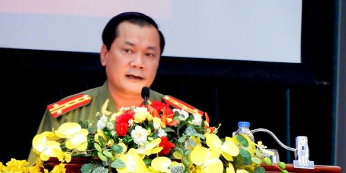 Đại tá Nguyễn Văn Thuận Phó giám đốc CA TP. Cần Thơ phát biểu trước Hội nghị