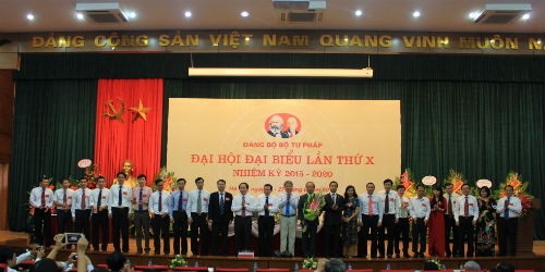 Ban Chấp hành Đảng bộ Bộ Tư pháp nhiệm kỳ 2015-2020 ra mắt Đại hội