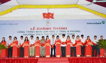 Lễ cắt băng khánh thành trường THCS thị trấn Sông Thao, huyện Cẩm Khê, tỉnh Phú Thọ