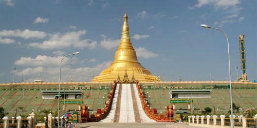 Chùa Shwedagon (hay Chùa Vàng) ở Yangon được coi là ngôi chùa linh thiêng nhất Myanmar