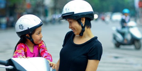 Người dân phải có ý thức bảo vệ mình bằng việc đội mũ bảo hiểm có chất lượng và đúng cách