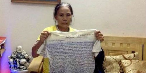 Bà Nguyễn Thị Việt và lá thư kêu oan của con được viết trên áo