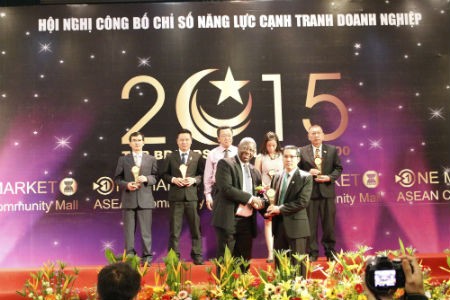 Ngân hàng Phương Đông vinh dự nhận danh hiệu “Top Brands 2015”