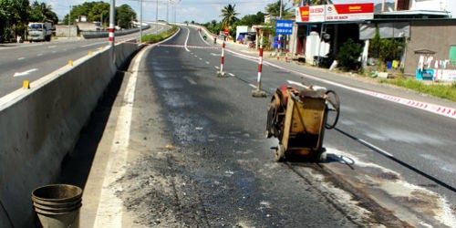Hư hỏng mặt đường quốc lộ 1đoạn qua Khánh Hòa khắc phục xong ngày 18/11
