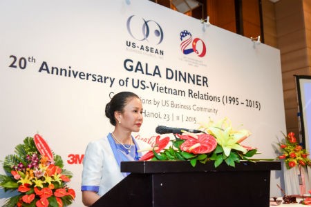 Bà Gift Samabhandhu, TGĐ Mead Johnson Nutrition Việt Nam, phát biểu tại sự kiện