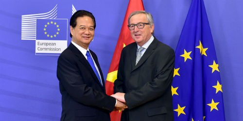 Thủ tướng Chính phủ Nguyễn Tấn Dũng và Chủ tịch Ủy ban châu Âu Jean-Claude Juncker