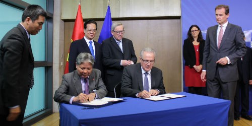 Thủ tướng Nguyễn Tấn Dũng chứng kiến Lễ ký Hiệp định Tài chính Dự án EU JULE