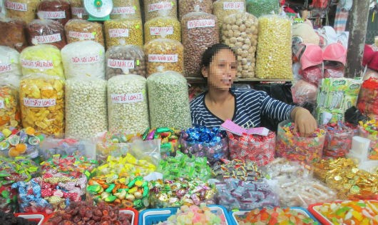 Hàng hóa không rõ nguồn gốc bày bán khắp các chợ trên địa bàn TP Huế