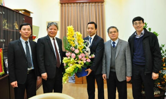 Bộ trưởng Hà Hùng Cường chúc mừng tân Thứ trưởng Trần Tiến Dũng