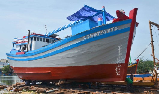 Nguồn vốn vay từ Agribank đã giúp ngư dân đóng tàu lớn vươn khơi bám biển