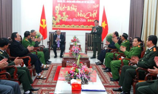 Phó Thủ tướng mong muốn lực lượng công an TP. Đà Nẵng tiếp tục xứng đáng là chỗ dựa vững chắc cho nhân dân. Ảnh: VGP/Hồng Hạnh