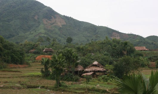 Một góc bản làng yên bình ở xã Lang Quán