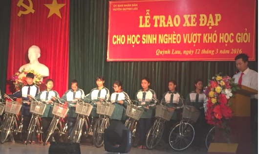 Ngân hàng OCB trao xe đạp tiếp sức đến trường tại Nghệ An