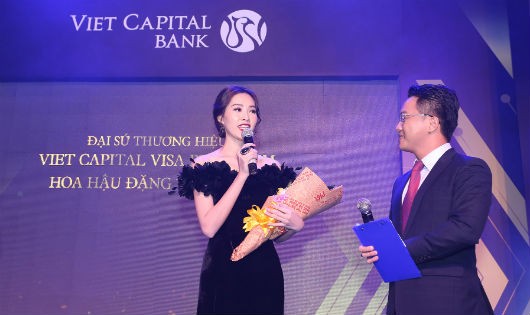Hoa Hậu Việt Nam 2012 Đặng Thu Thảo, Đại sứ thương hiệu của dòng thẻ Viet Capital Visa Platinum