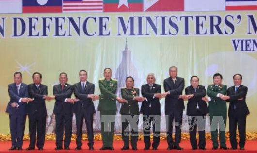 Các Bộ trưởng Quốc phòng ASEAN tại ADMM 10. Ảnh: Kyodo