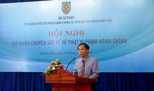 Ông Nguyễn Đắc Tài - Ủy viên Ban Thường vụ Tỉnh ủy, Phó Chủ tịch UBND tỉnh Khánh Hòa phát biểu tại hội nghị
