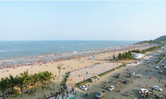 Từ đầu mùa du lịch hè đến nay, Sầm Sơn đã đón trên 1 triệu lượt du khách