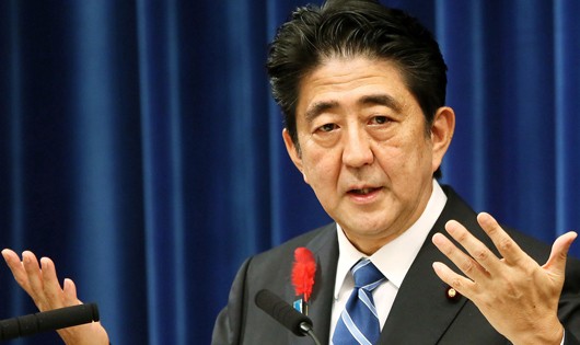 Thủ tướng Nhật tuyên bố trì hoãn việc tăng thuế