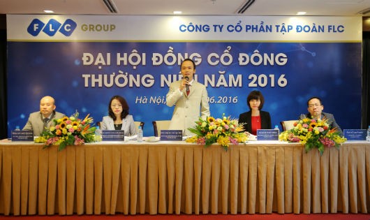 Ông Trịnh Văn Quyết – Chủ tịch HĐQT Tập đoàn FLC chủ trì ĐHĐCĐ thường niên 2016