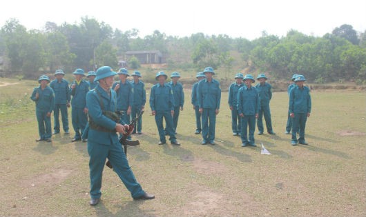 Lực lượng dân quân xã Mường Khoa tổ chức huấn luyện quân sự