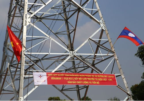 Ngày 12/4, EVNNPT đóng điện thành công đường dây 220kV Xekaman 1 - Pleiku 2, phần trên lãnh thổ Việt Nam