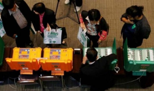 Mẫu máy bỏ phiếu sẽ được dùng cho cuộc trưng cầu ý dân về Hiến pháp