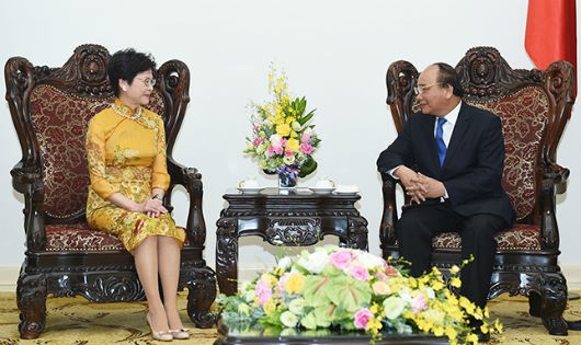 Thủ tướng Nguyễn Xuân Phúc tiếp Tổng Thư ký Chính quyền Đặc khu hành chính Hongkong Lâm Trịnh Nguyệt Nga