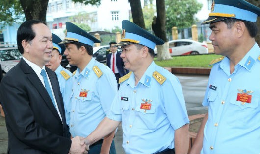 Chủ tịch nước Trần Đại Quang đến thăm và làm việc với Quân chủng Phòng không - Không quân (Bộ Quốc phòng)